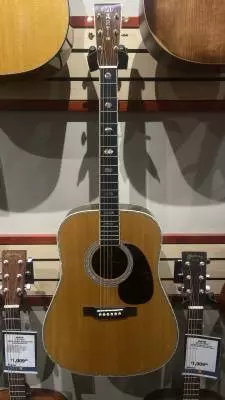 Martin Guitars - D-41 V18